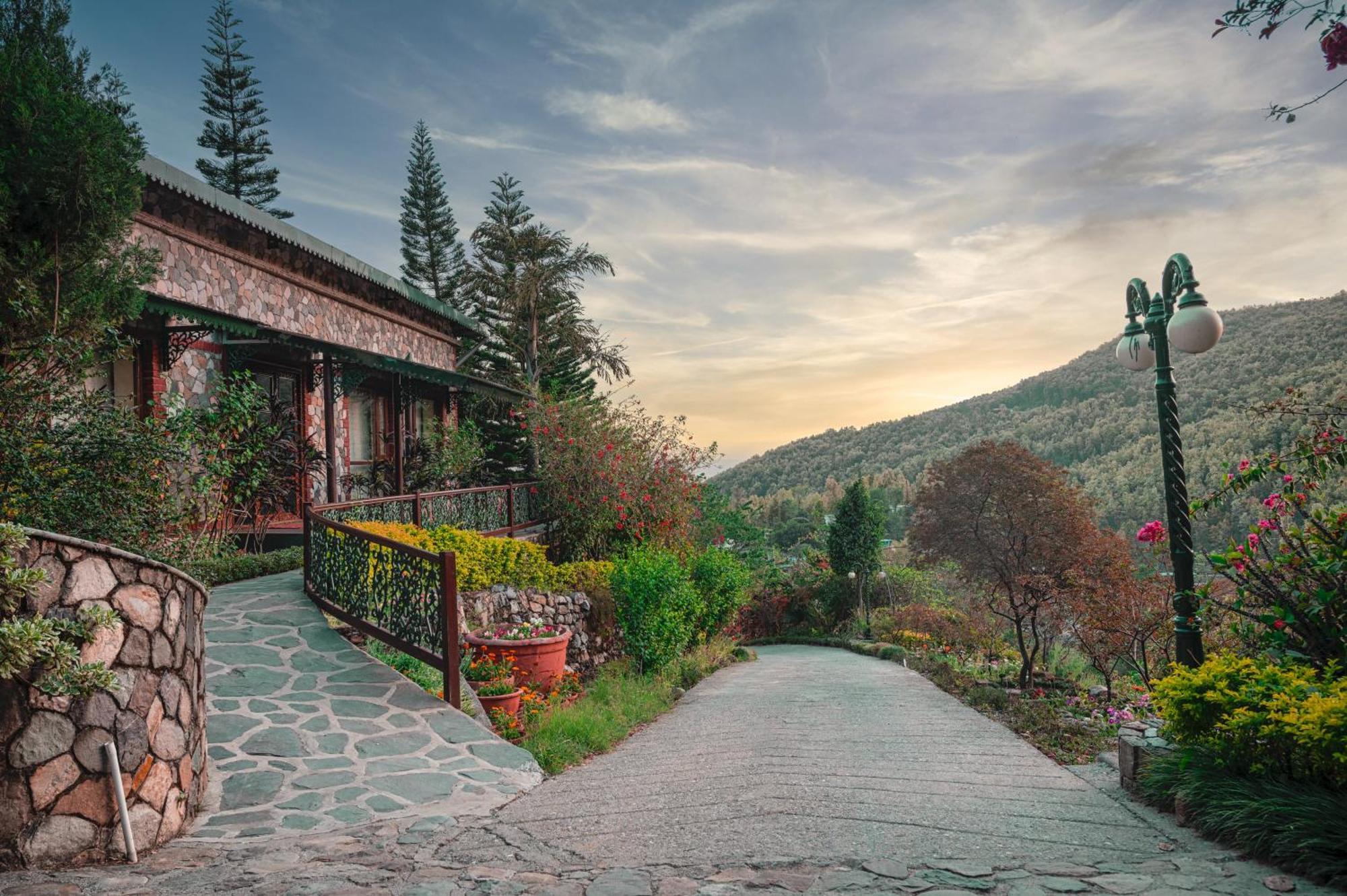 Tree Of Life Resort Dehradun Foothills Kültér fotó
